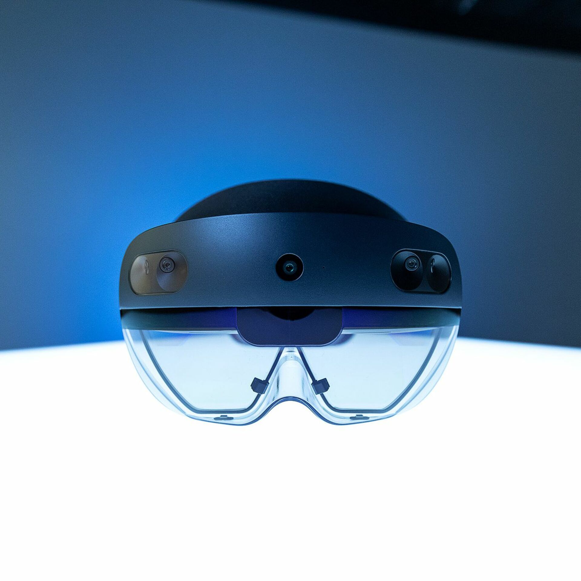 hololens-augmented-reality_1920x.jpg
